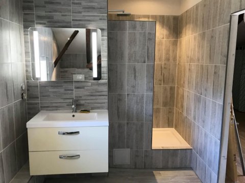 Création et rénovation salle de bain moderne sur mesure clé en main à Béziers